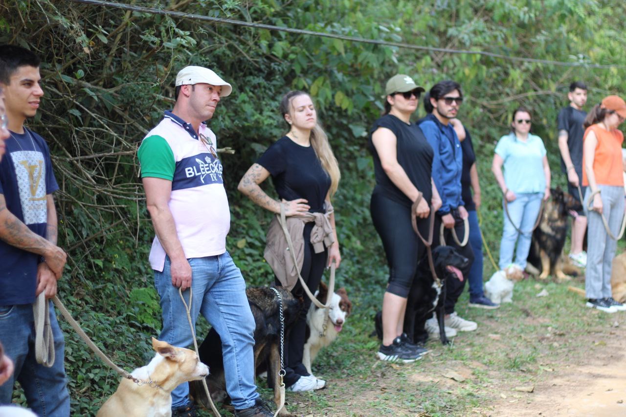 Treino em grupo na trilha